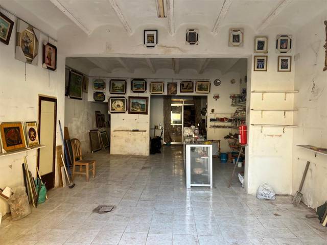 Planta baja en Venta en Carrer Reis Catòlics, 92 en La Soledat Nord