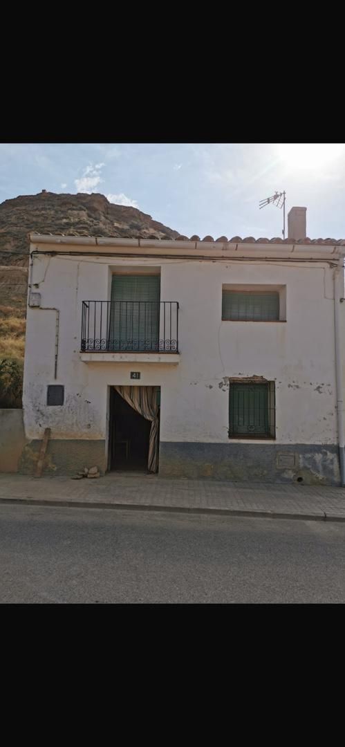Vista exterior de Finca rústica en venda en Peralta de Alcofea amb Calefacció, Moblat i Forn