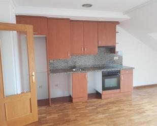 Cuina de Apartament de lloguer en Siero amb Calefacció, Parquet i Forn