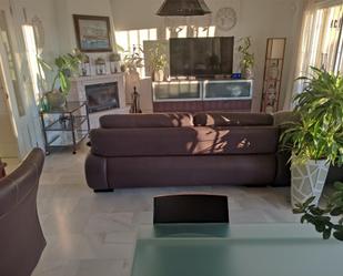 Living room of House or chalet for sale in Rincón de la Victoria  with Air Conditioner, Terrace and Balcony