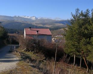 Vista exterior de Terreny en venda en Hoyos del Espino