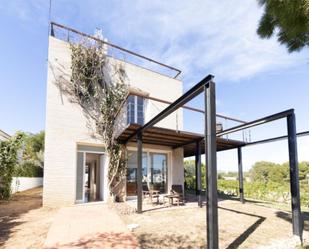 Vista exterior de Casa o xalet en venda en L'Ampolla amb Aire condicionat, Terrassa i Balcó