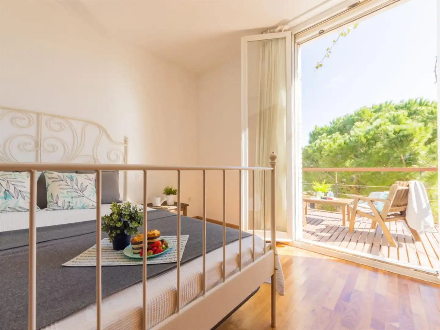 Wohnung zum Verkauf in Carrer Mar Roig, 2, L'Ampolla Schlafzimmer von Wohnung zum Verkauf in L'Ampolla mit Klimaanlage, Privatgarten und Parkett
