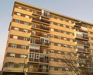 Exterior view of Flat for sale in  Zaragoza Capital  with Air Conditioner, Furnished and Balcony