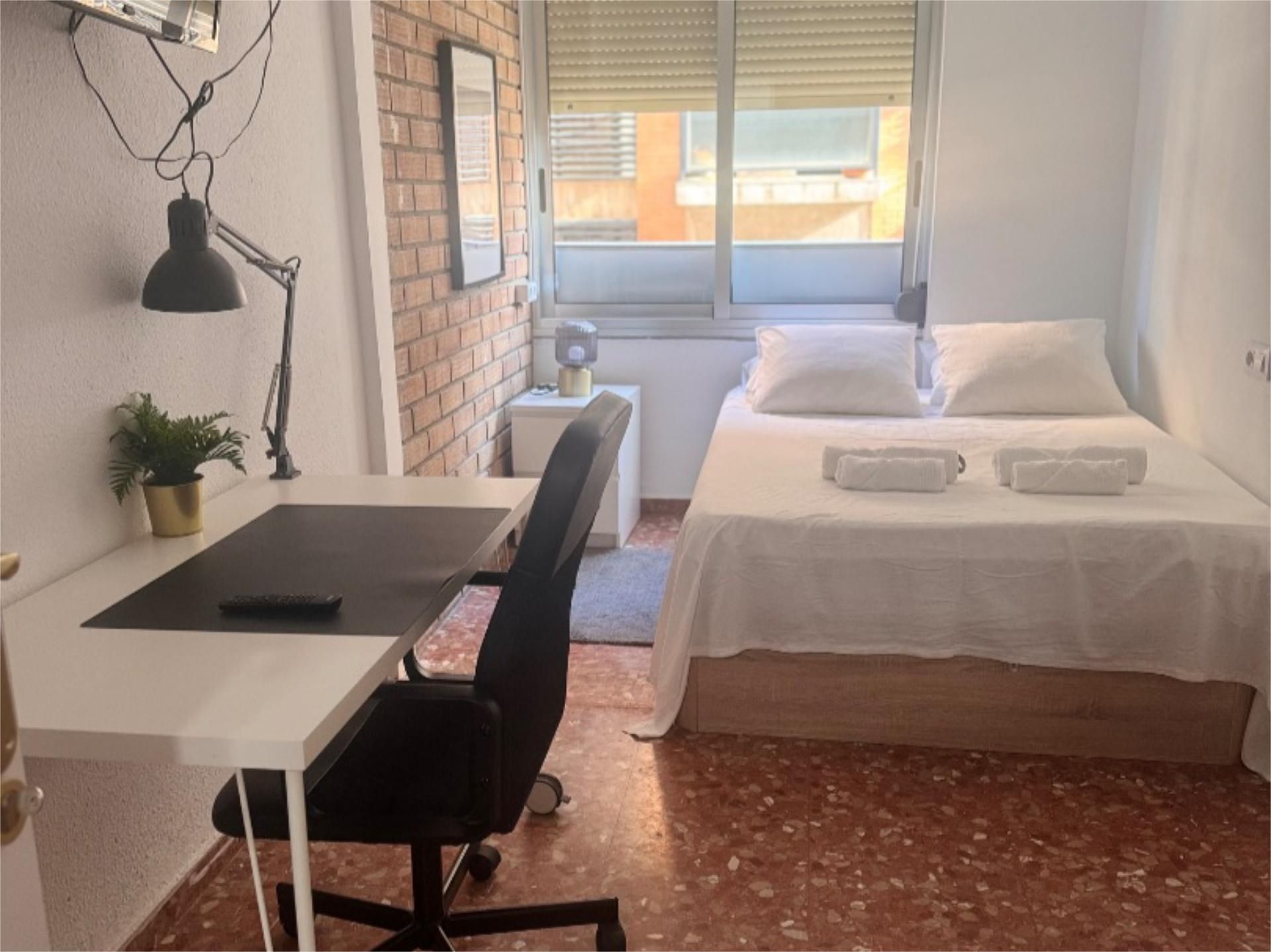 Piso para compartir en Plaça del Pedagog Pestalozzi, 6, Mont-Olivet