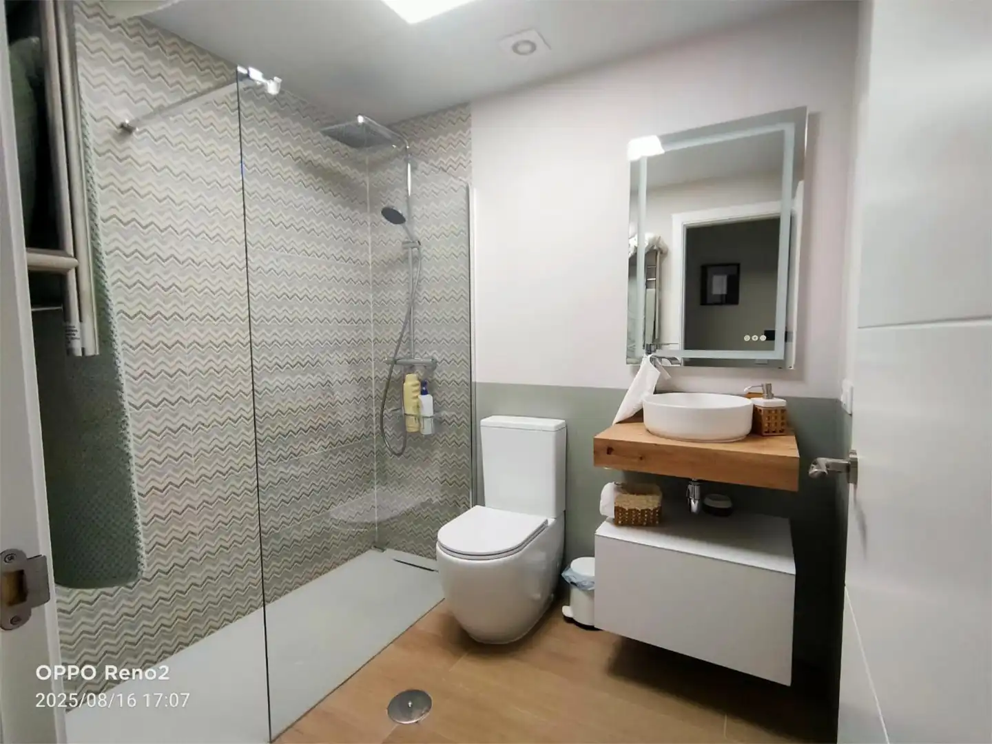 Apartament de lloguer a Avenida de la Barrosa, 15, La Barrosa Bany de Apartament de lloguer en Chiclana de la Frontera amb Moblat