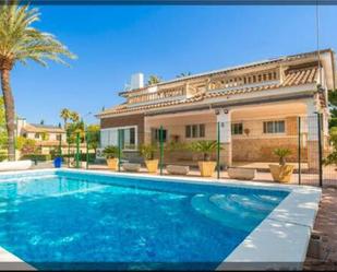 Vista exterior de Casa adosada en venda en L'Eliana amb Terrassa i Piscina