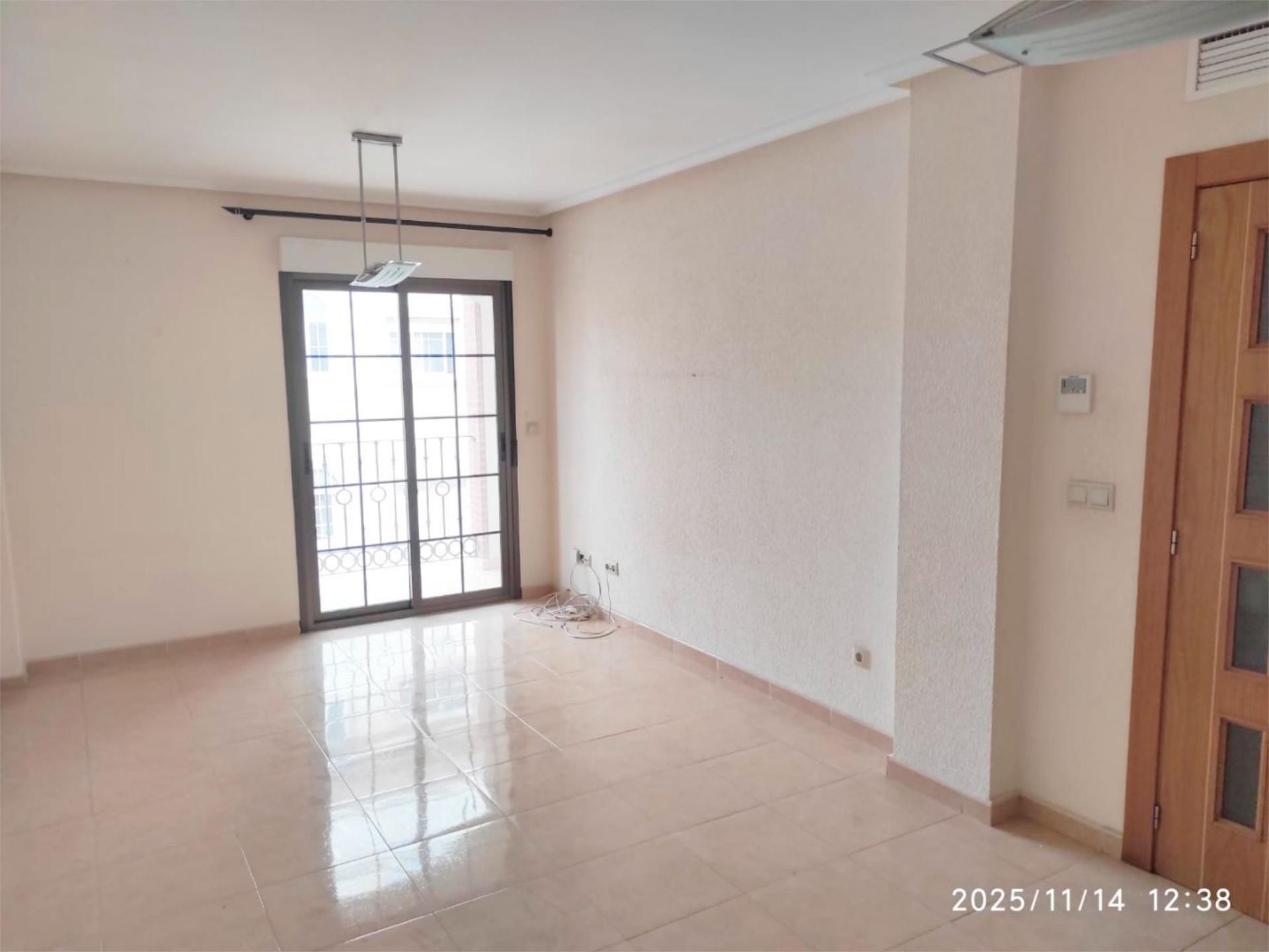 Pis de lloguer a Calle Joven Pura, 47, Nueva Torrevieja Pis de lloguer en Torrevieja amb Aire condicionat, Terrassa i Moblat