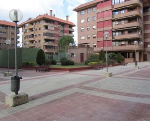 Exterior view of Flat to rent in Alcalá de Henares  with Air Conditioner, Parquet flooring and Terrace