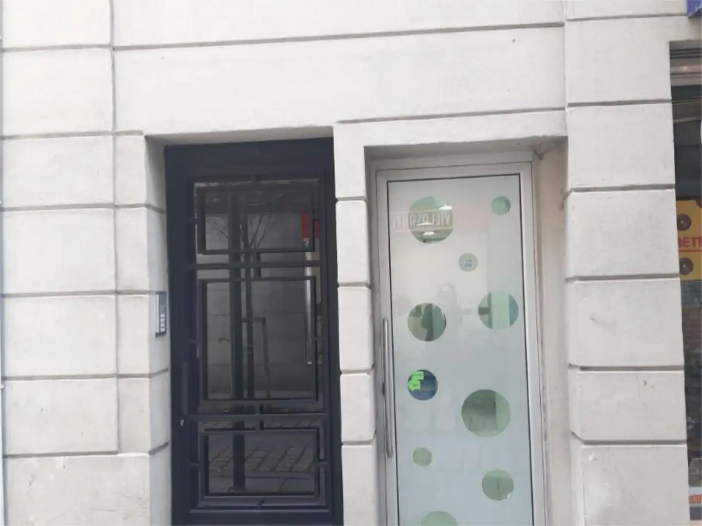 Vista exterior de Local en venta en Santander