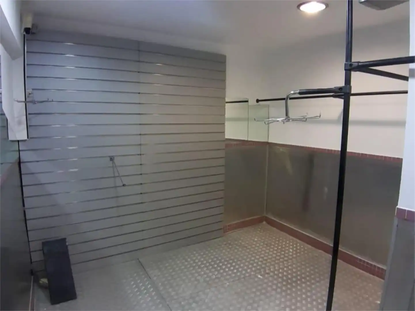 Baño de Local en venta en Santander