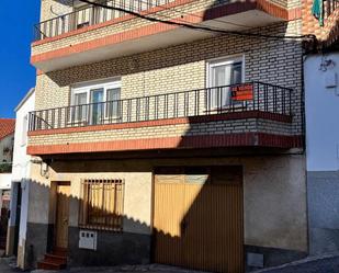 Vista exterior de Pis en venda en La Nava de Ricomalillo amb Terrassa, Moblat i Rentadora