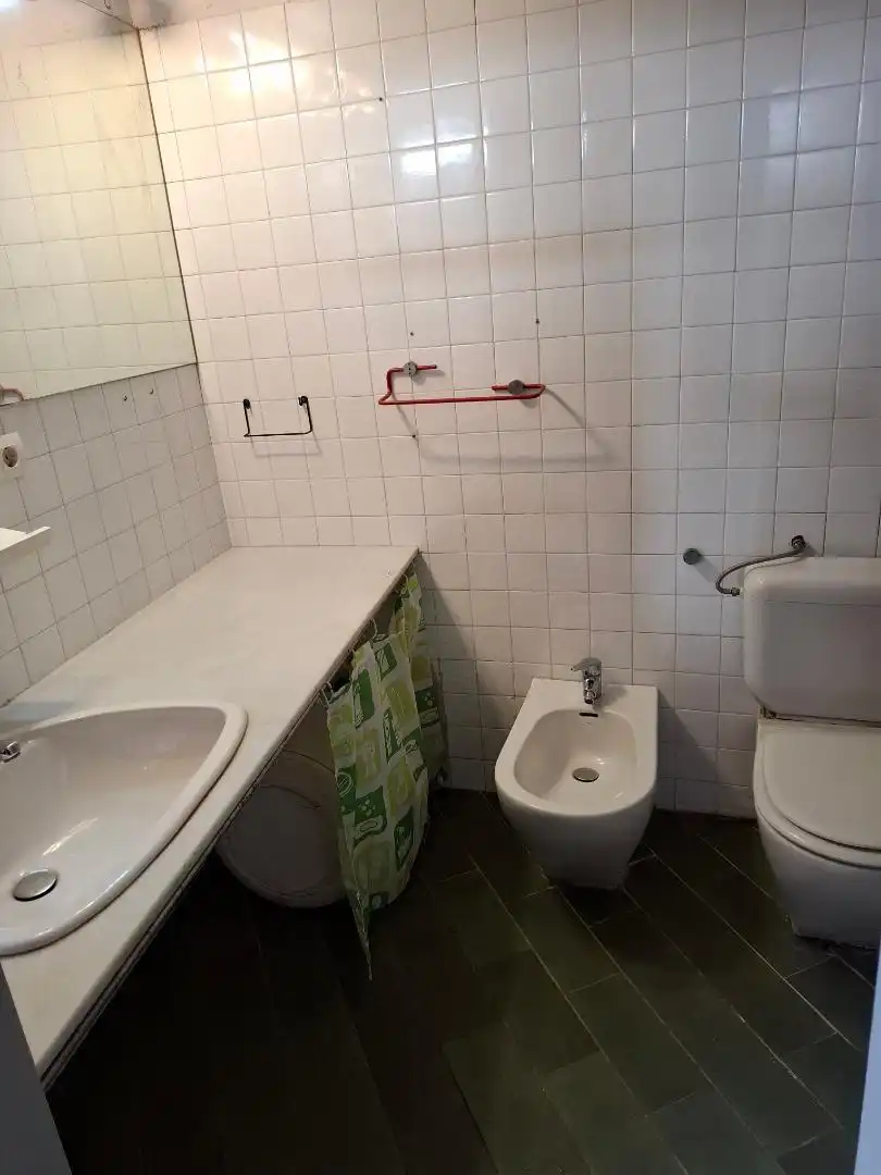Habitació a Camí de les Roquetes, 3, La Palma de Cervelló Bany de Casa o xalet per a compartir en La Palma de Cervelló amb Jardí privat, Moblat i Forn