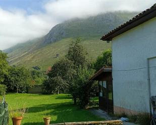 Vista exterior de Casa o xalet en venda en Llanes amb Balcó