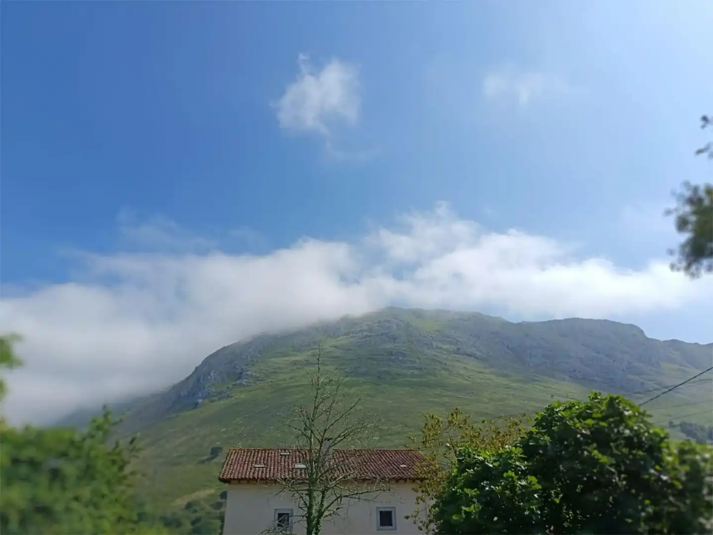 Vista exterior de Casa o chalet en venta en Llanes con Balcón