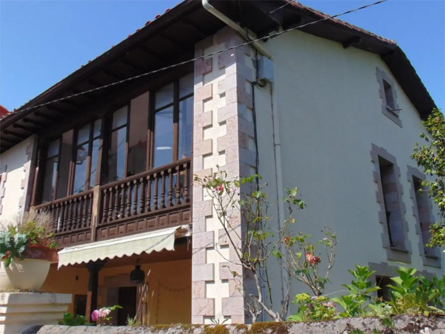 Vista exterior de Casa o chalet en venta en Llanes con Balcón