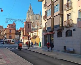 Vista exterior de Garatge de lloguer en León Capital 