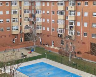 Exterior view of Flat for sale in Fuenlabrada  with Air Conditioner, Swimming Pool and Balcony