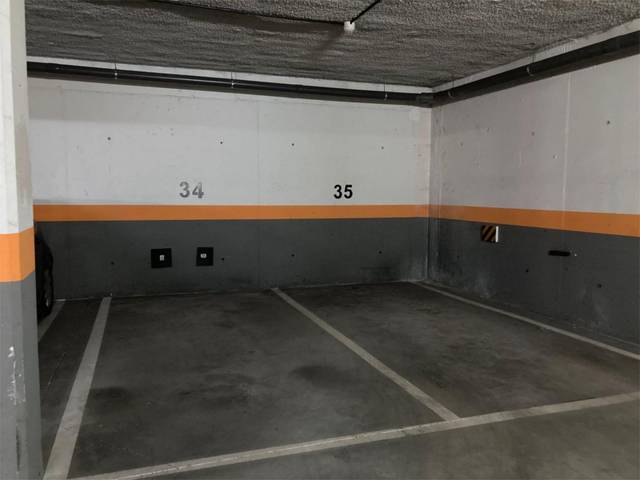 Garaje en Alquiler en Avenida de la Dehesa, 9 en La Dehesa - El Pinar