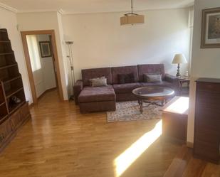 Living room of Flat to rent in León Capital   with Heating, Parquet flooring and Furnished