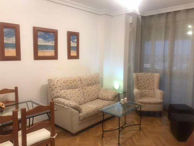 Piso en Alquiler en Avenida de la Peseta, 94 en PAU de Carabanchel