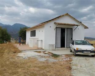 Vista exterior de Casa o xalet de lloguer en Tolox amb Calefacció, Jardí privat i Terrassa