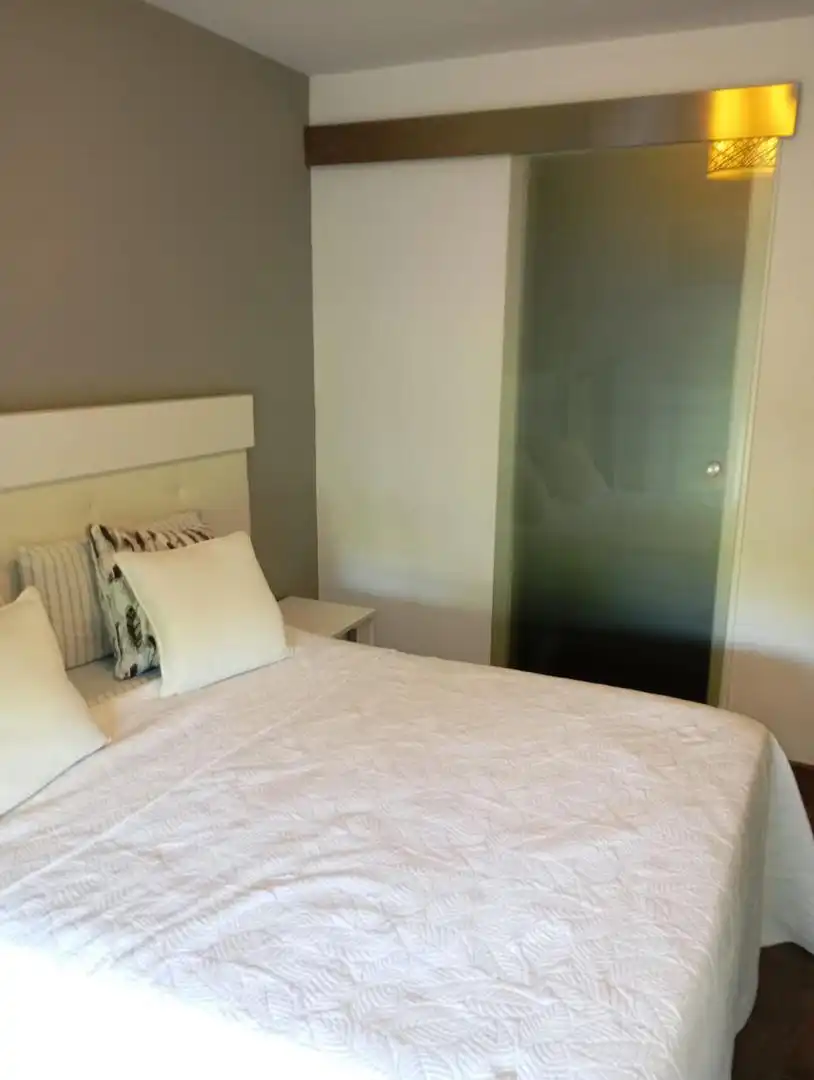 Habitación de Piso en venta en  Jaén Capital con Terraza, Piscina y Balcón