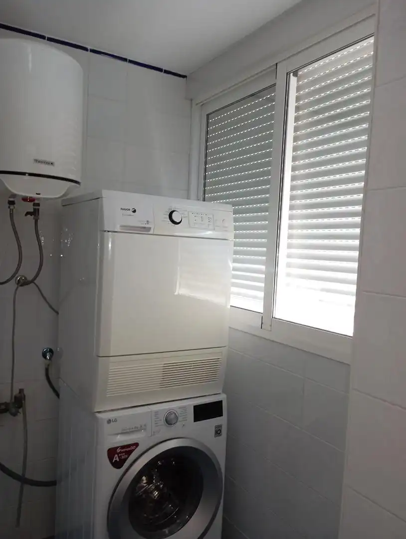 Habitación de Piso en venta en  Jaén Capital con Terraza, Piscina y Balcón
