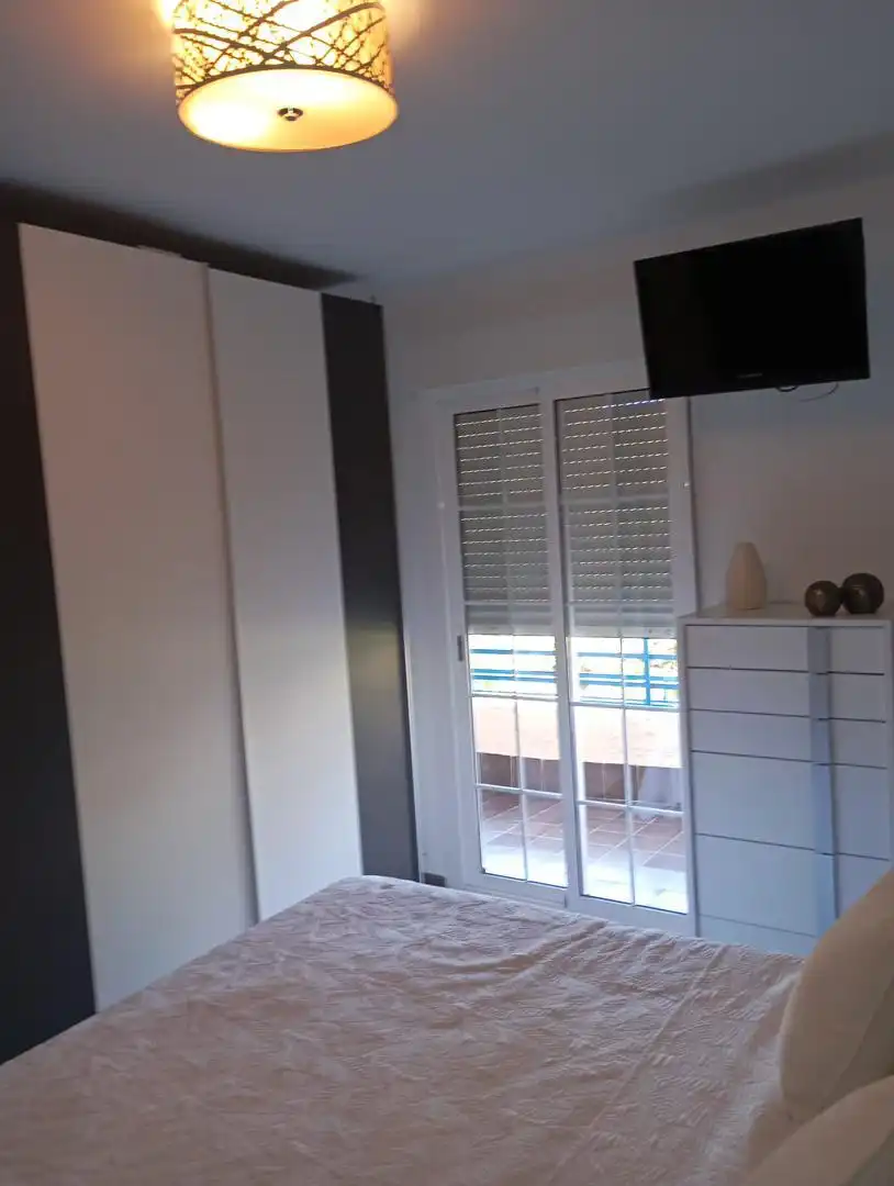 Habitación de Piso en venta en  Jaén Capital con Terraza, Piscina y Balcón
