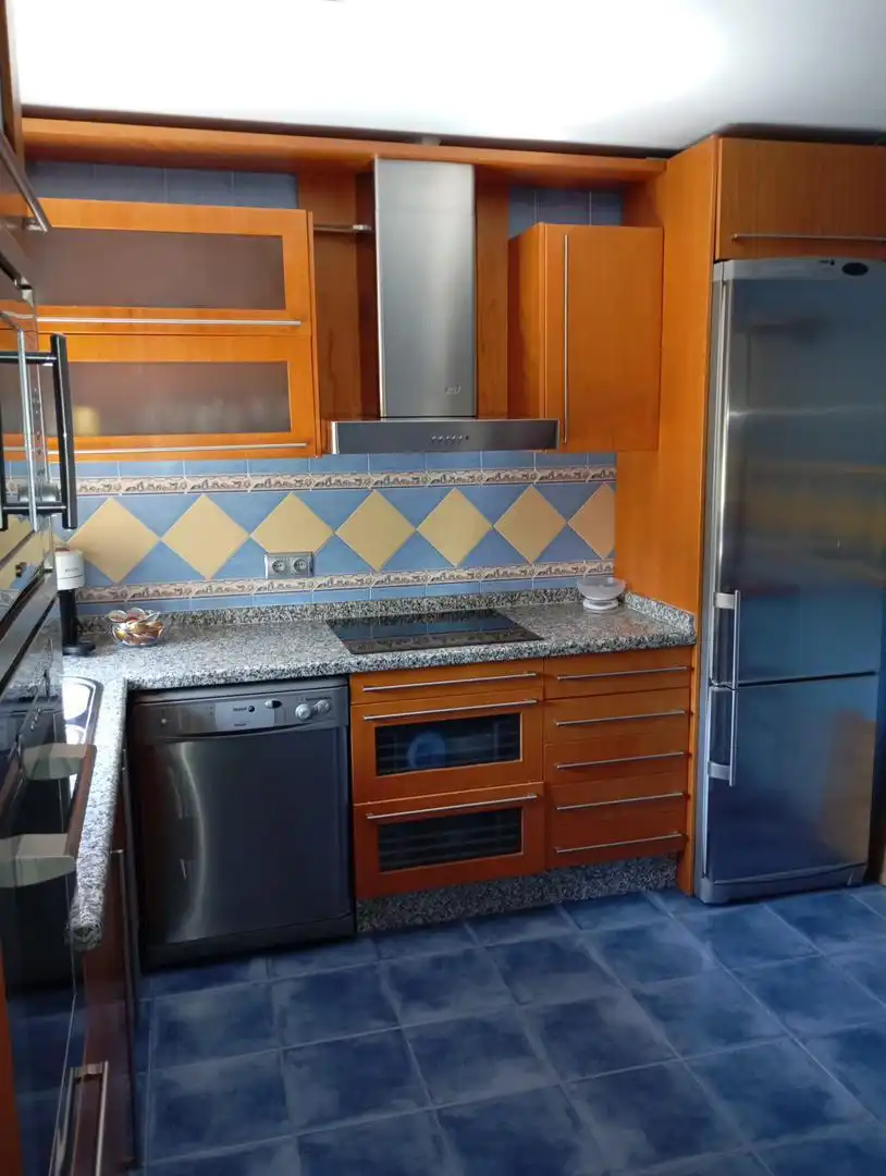 Cocina de Piso en venta en  Jaén Capital con Terraza, Piscina y Balcón