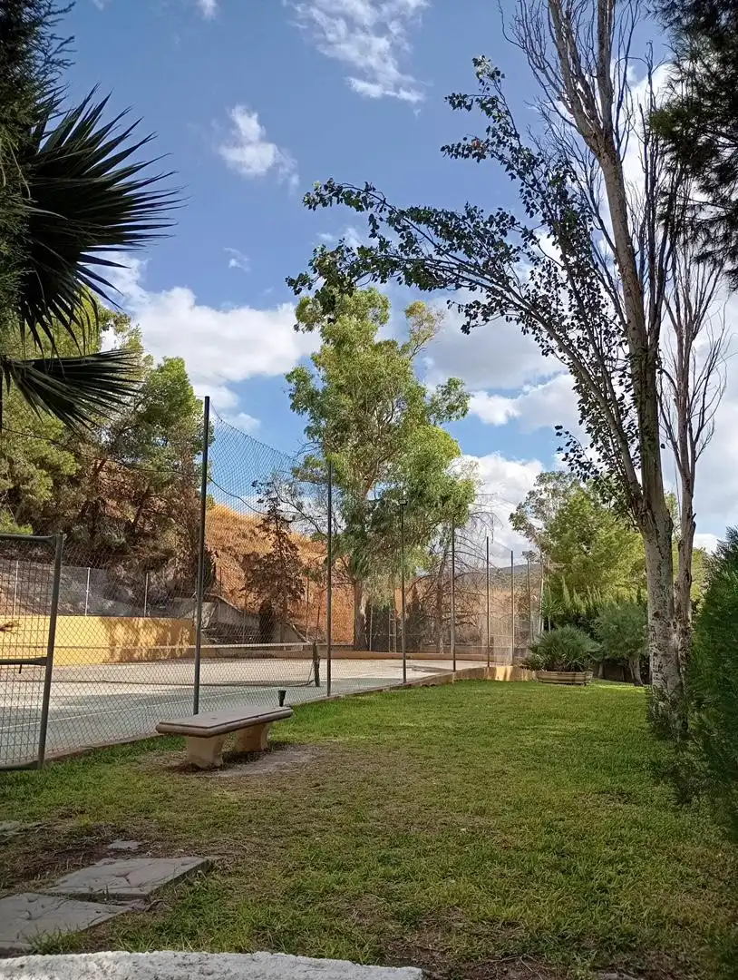 Vista exterior de Piso en venta en  Jaén Capital con Terraza, Piscina y Balcón