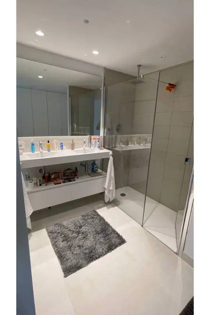 Apartament en venda a Avenida 8 de Marzo, 32, El Higuerón Bany de Apartament en venda en Fuengirola amb Aire condicionat, Terrassa i Piscina