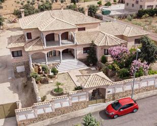 Vista exterior de Casa o xalet de lloguer en  Toledo Capital amb Aire condicionat, Calefacció i Jardí privat