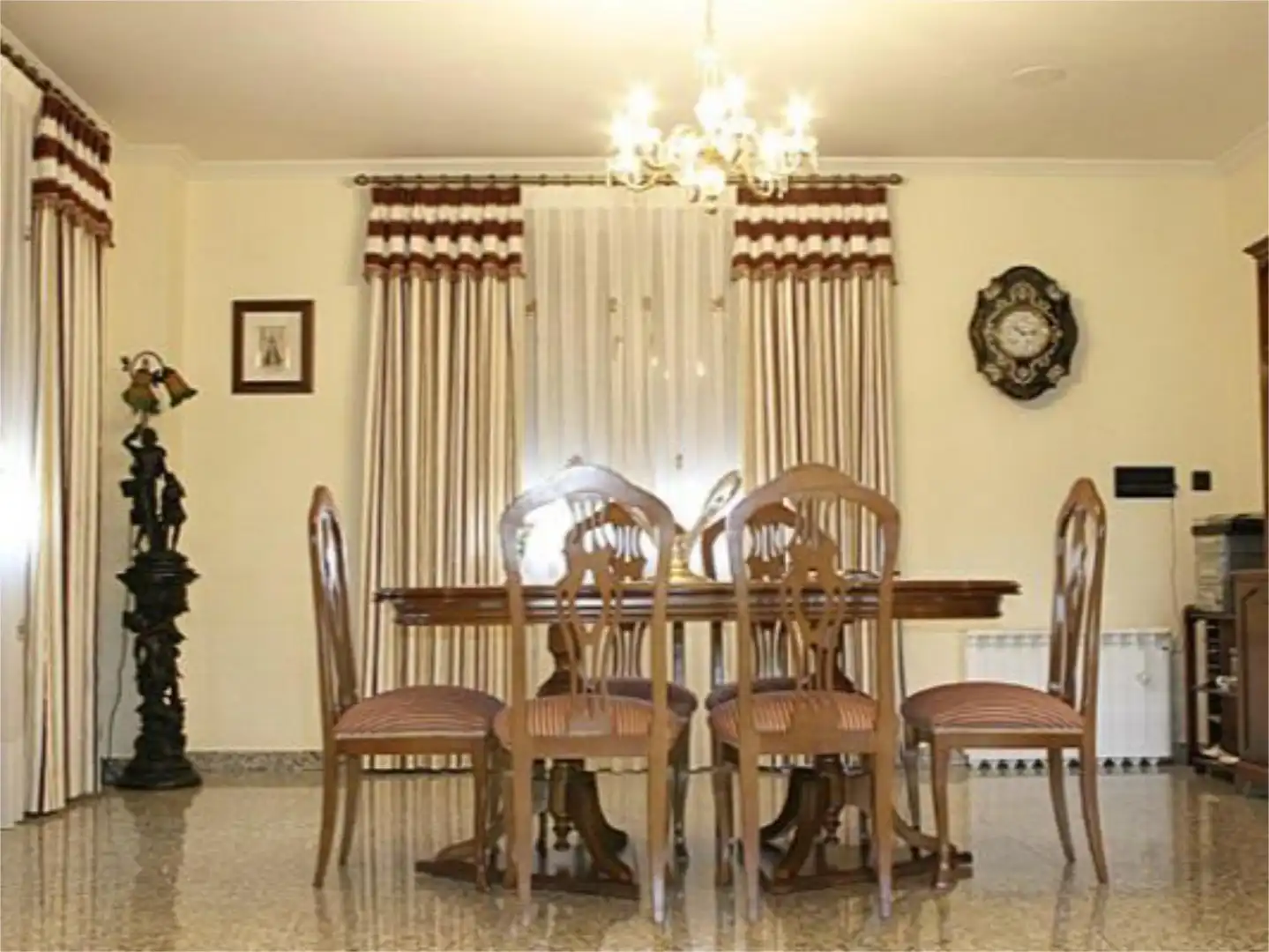 Casa o chalet de alquiler en Calle Monasterio de San Andres del Arroyo, 1, Los Cigarrales-La Bastida Casa o chalet de alquiler en Calle Monasterio de San Andres del Arroyo, 1, Los Cigarrales-La Bastida