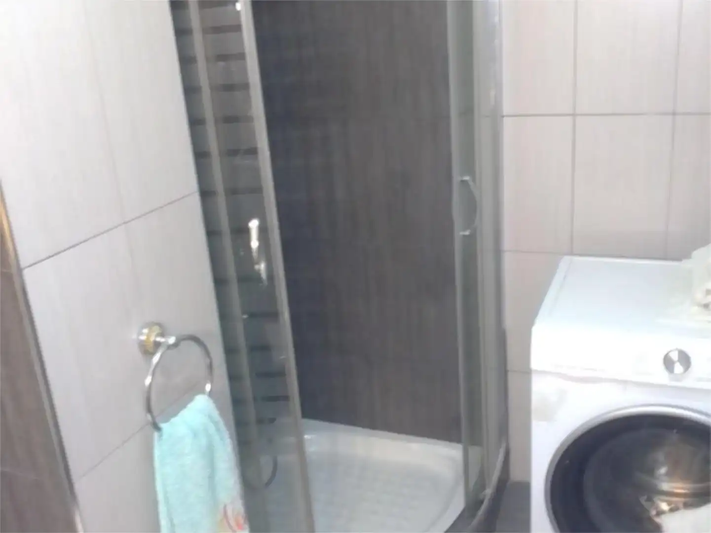Bathroom of Apartments for share in Benidorm