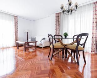 Living room of Flat for sale in Valladolid Capital  with Heating, Private garden and Parquet flooring