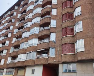 Exterior view of Flat for sale in Palencia Capital  with Heating, Parquet flooring and Furnished