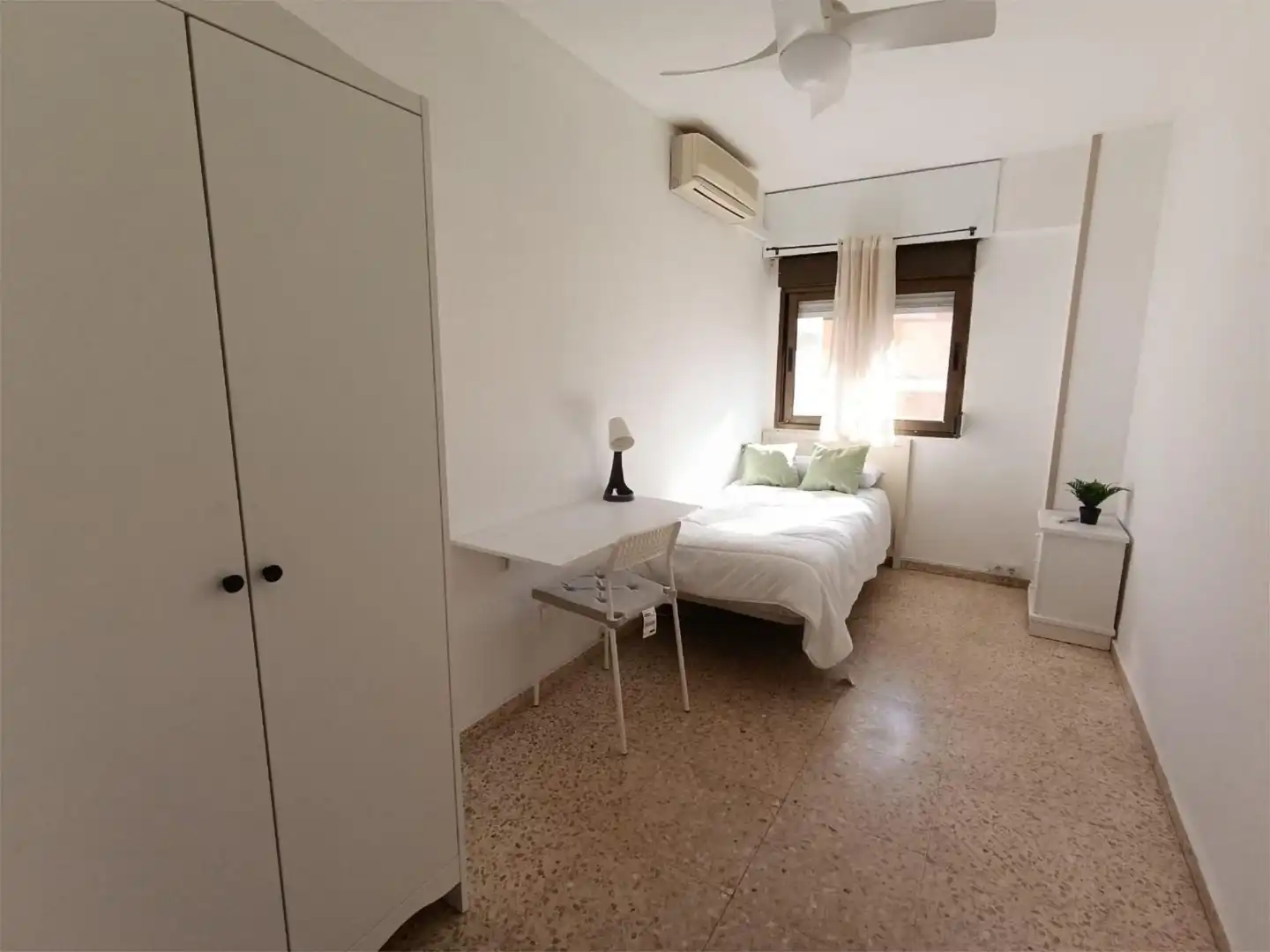 Habitación en Calle Diagonal, 26, Los Ángeles