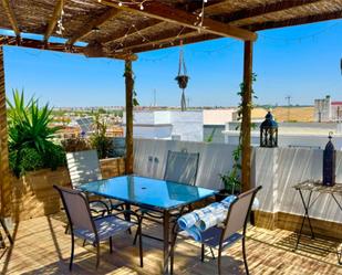 Terrassa de Casa o xalet en venda en Palomares del Río amb Aire condicionat, Terrassa i Piscina