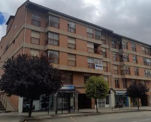 Exterior view of Flat to share in  Teruel Capital  with Heating, Terrace and Furnished