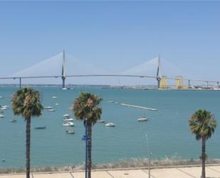 Vista exterior de Àtic de lloguer en  Cádiz Capital amb Aire condicionat, Calefacció i Terrassa