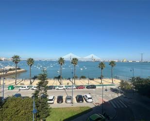 Exterior view of Attic to rent in  Cádiz Capital  with Air Conditioner, Heating and Terrace