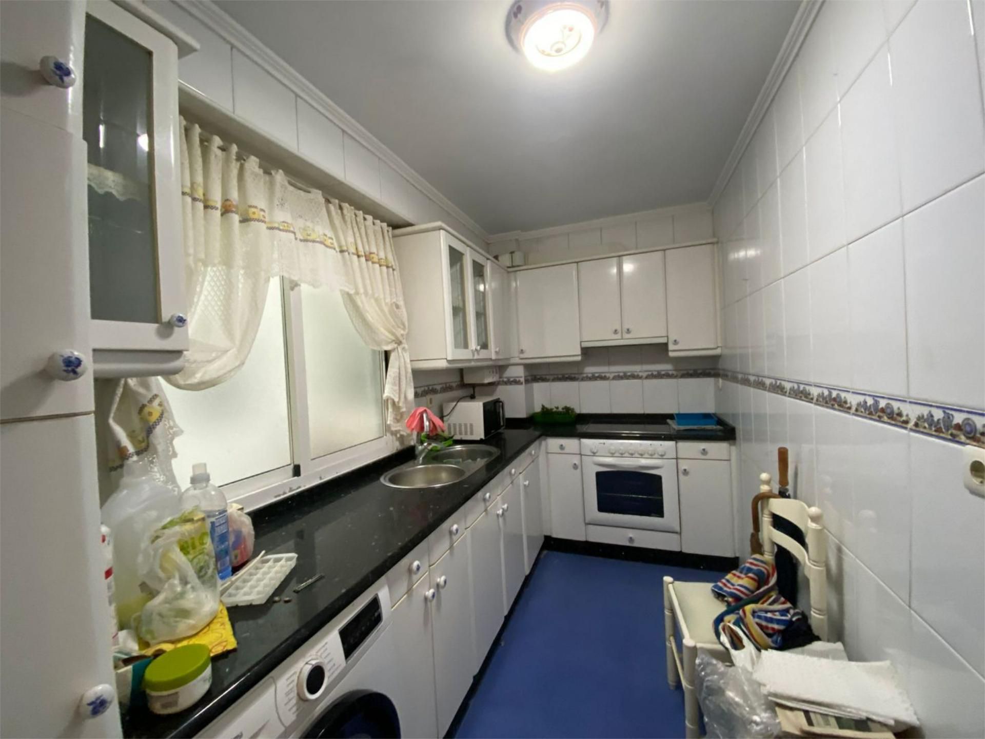 Kitchen of Flat for sale in Santiago de Compostela   with Balcony