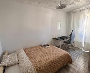 Bedroom of Flat to share in  Santa Cruz de Tenerife Capital  with Furnished, Washing machine and Microwave