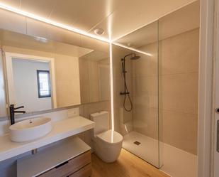 Bathroom of Flat for sale in Sant Pol de Mar