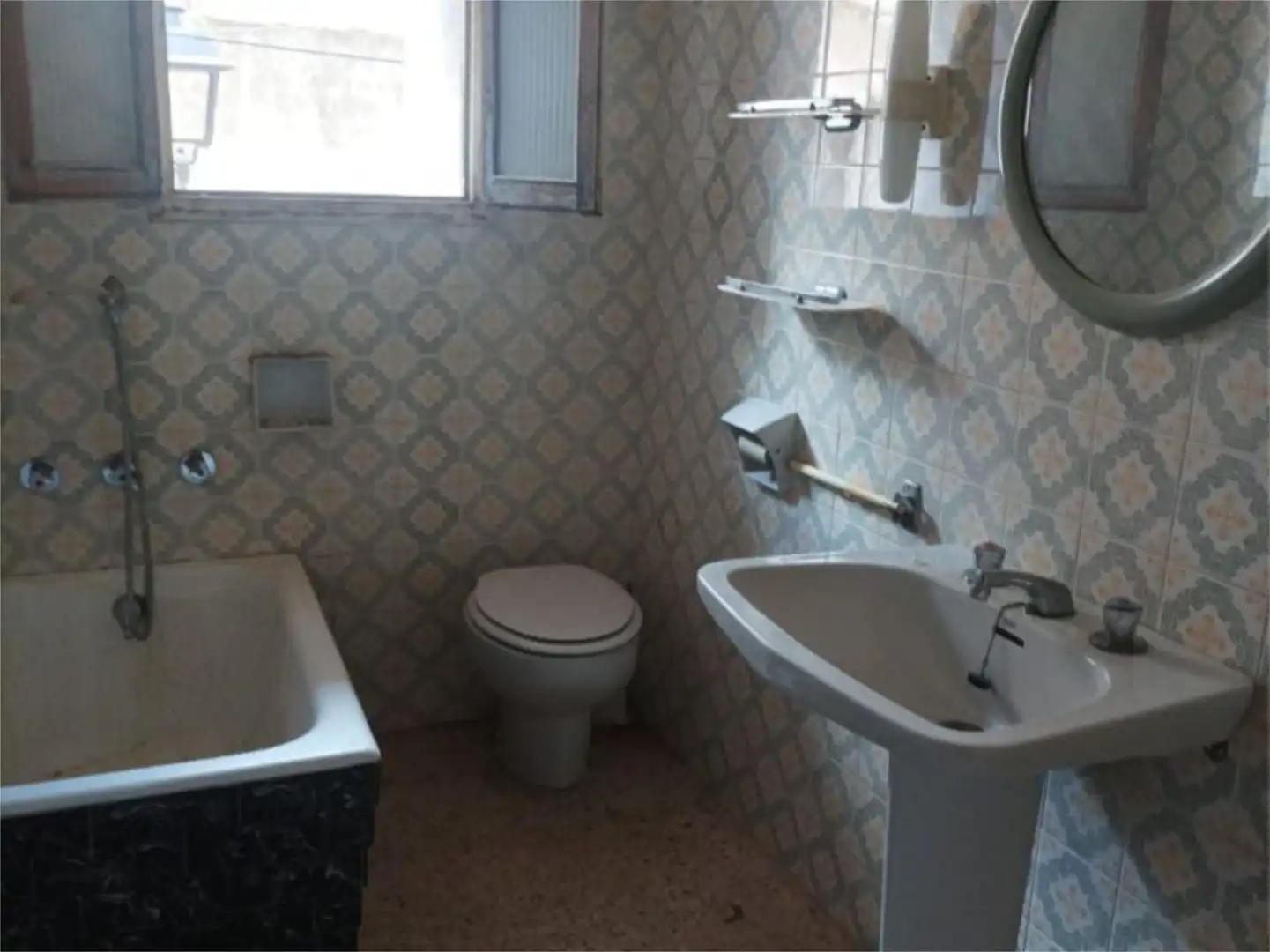 Badezimmer von Wohnung zum Verkauf in Alfara de Carles mit Terrasse, Abstellraum und Balkon