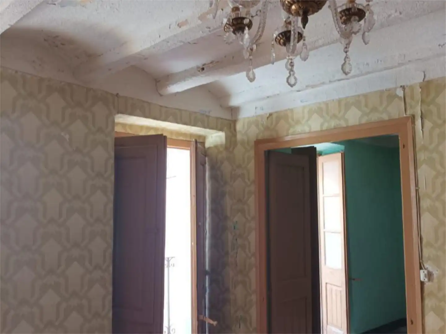 Wohnung zum Verkauf in Alfara de Carles mit Terrasse, Abstellraum und Balkon