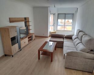 Living room of Apartment to rent in Santa María del Páramo  with Heating, Private garden and Parquet flooring