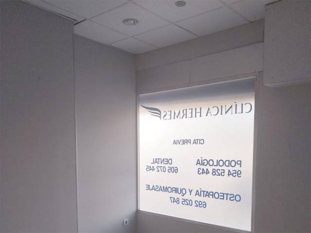 Local comercial en Alquiler en Plaza del Azahin, 3 en Parque Alcosa