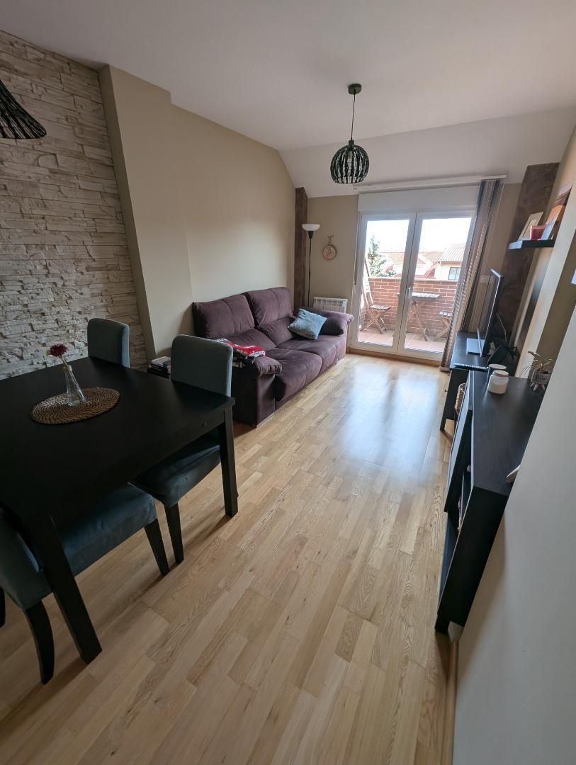 Living room of Flat for sale in Benavente  with Heating, Parquet flooring and Terrace